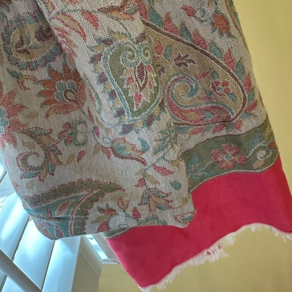 Silky Paisley Wrap Multicolor Scarf pink green - Picture 4 of 4